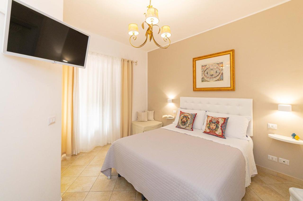 Bed And Breakfast Dionisio Taormina Bagian luar foto