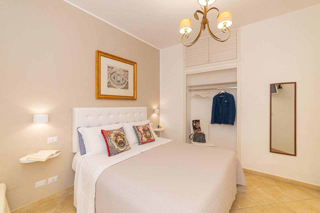 Bed And Breakfast Dionisio Taormina Bagian luar foto