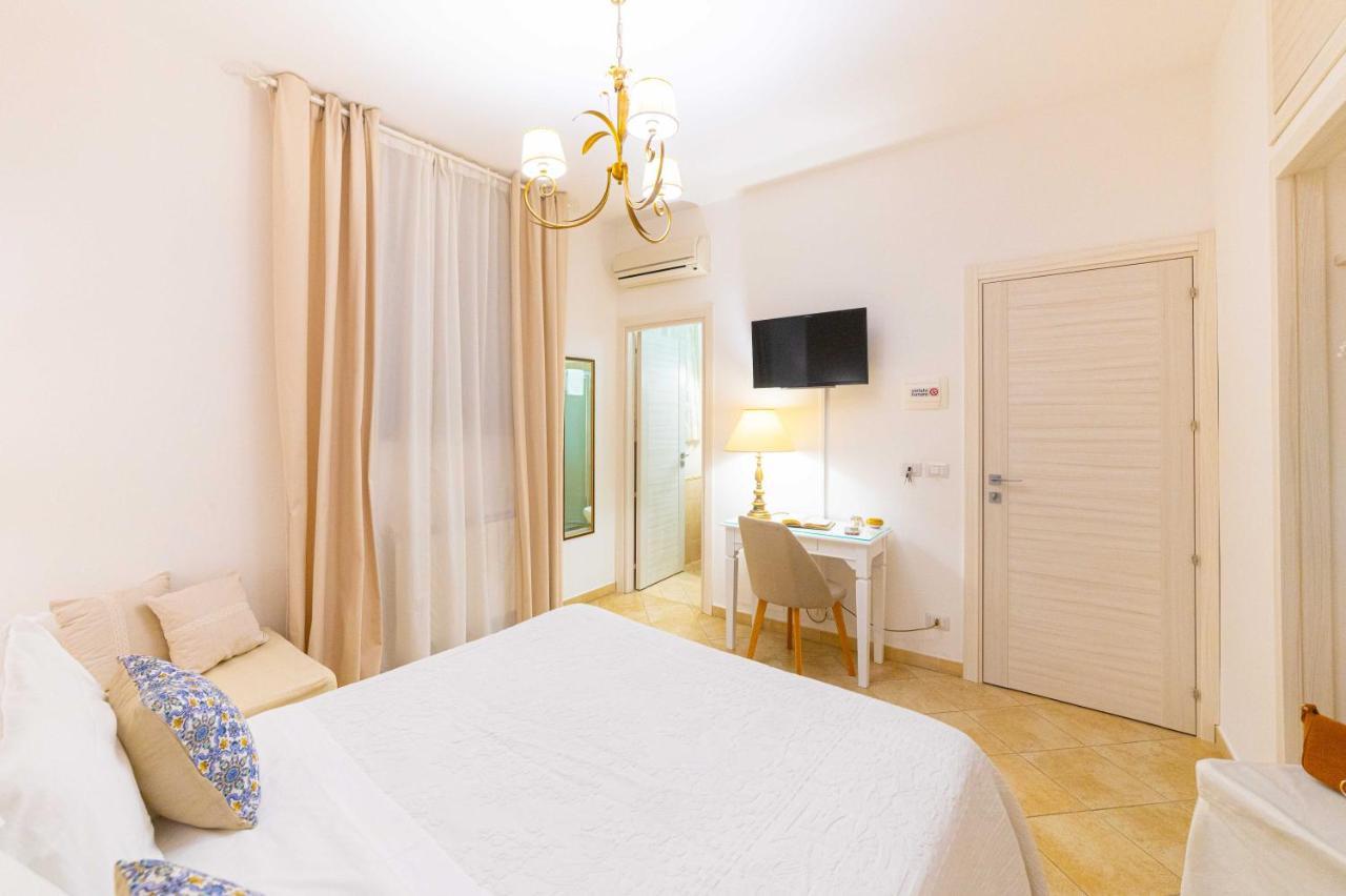 Bed And Breakfast Dionisio Taormina Bagian luar foto
