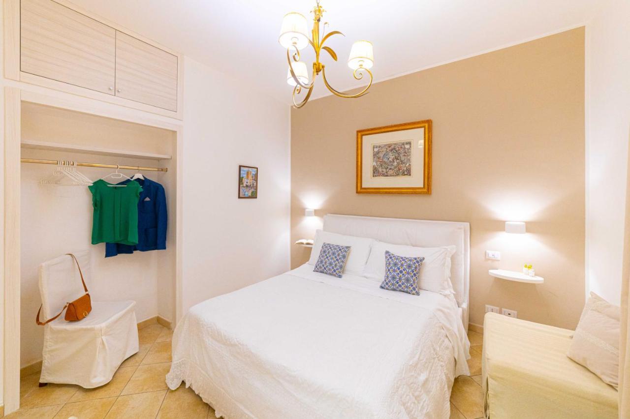 Bed And Breakfast Dionisio Taormina Bagian luar foto