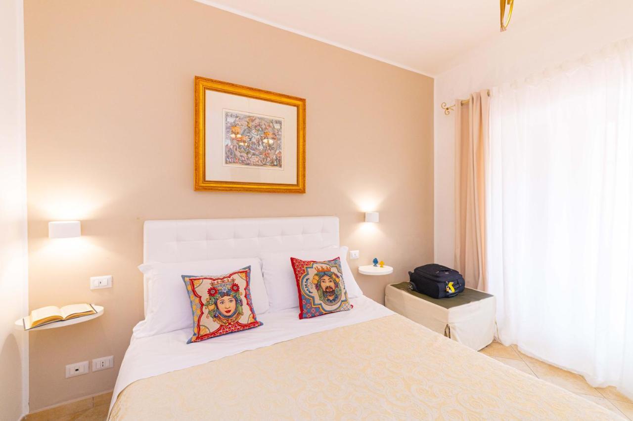 Bed And Breakfast Dionisio Taormina Bagian luar foto