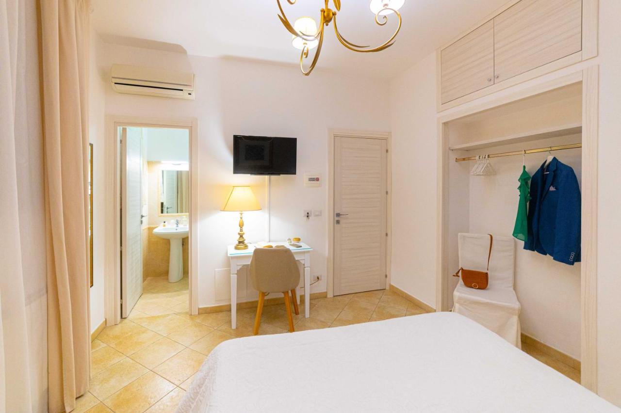 Bed And Breakfast Dionisio Taormina Bagian luar foto