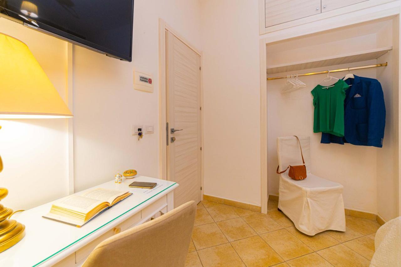 Bed And Breakfast Dionisio Taormina Bagian luar foto