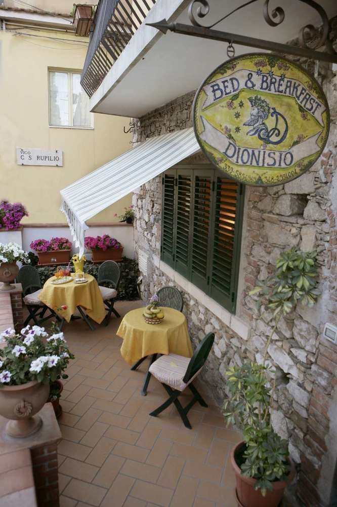 Bed And Breakfast Dionisio Taormina Bagian luar foto