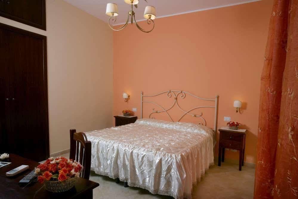 Bed And Breakfast Dionisio Taormina Bagian luar foto