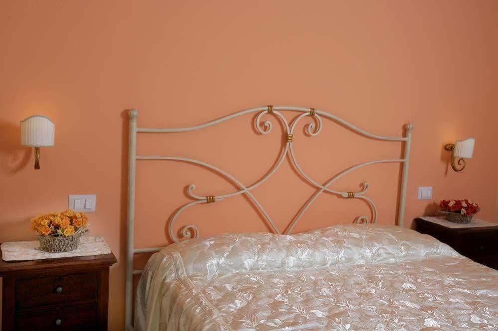 Bed And Breakfast Dionisio Taormina Bagian luar foto