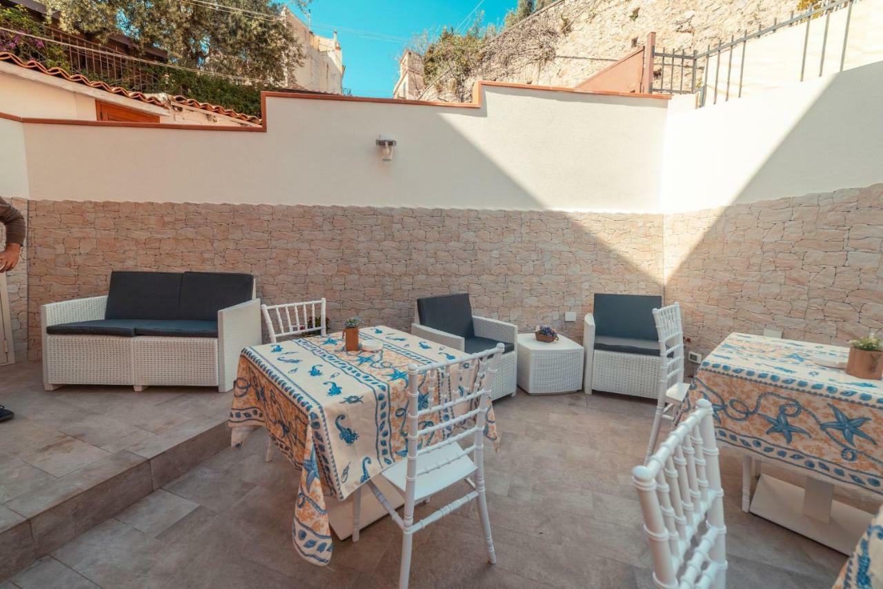 Bed And Breakfast Dionisio Taormina Bagian luar foto
